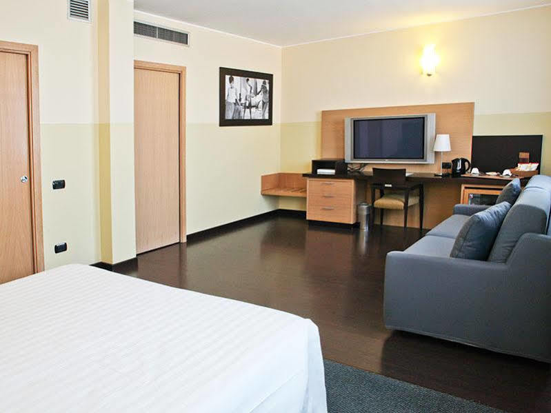 Hotel Milano Cologno 4*