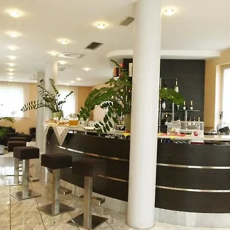 Hotel Studios 
