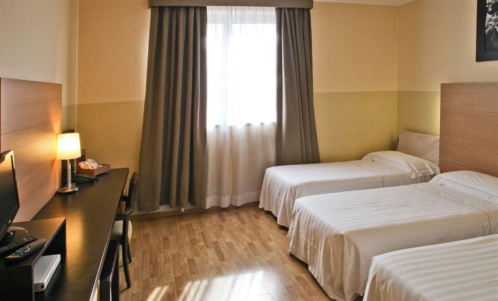 Hotel Milano Cologno 4*